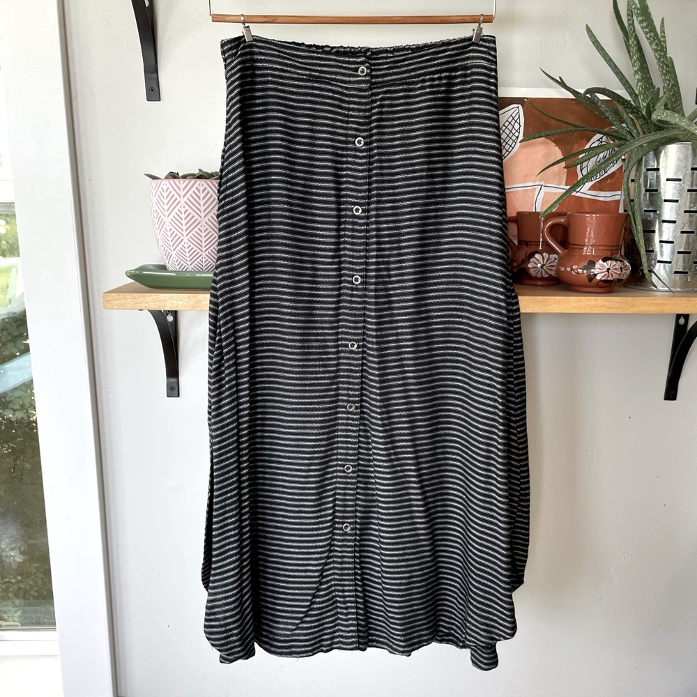 Merona Black White Striped Button Front Elastic Wasit Curved Hem Skirt Sz Small